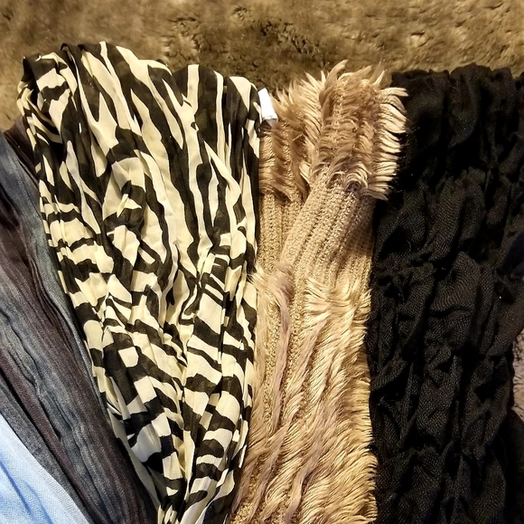 Scarves - Picture 2 of 4